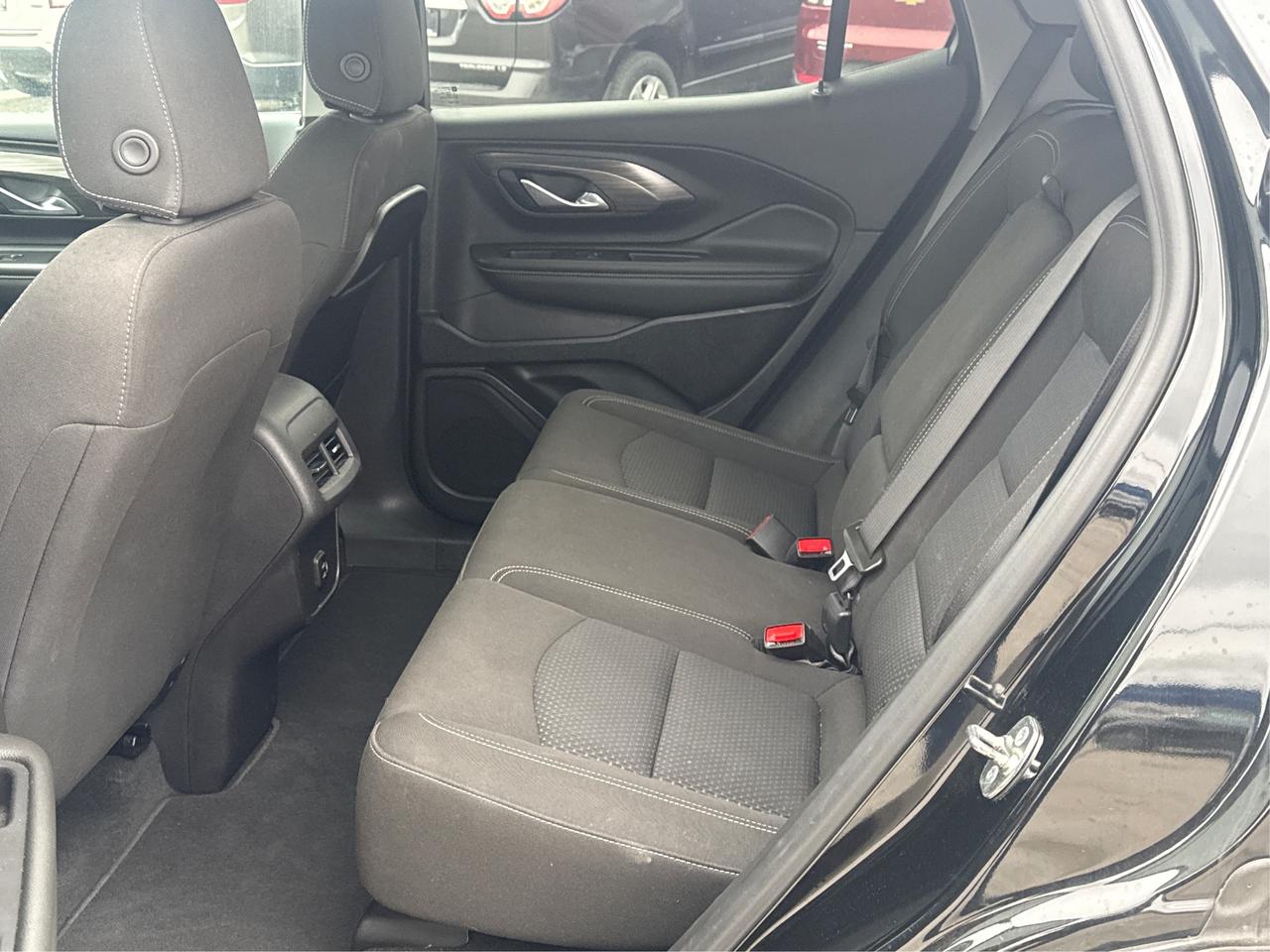 2024 GMC Terrain AWD HEATED SEATS REMOTE START WE FINANCE ALL CREDT Photo