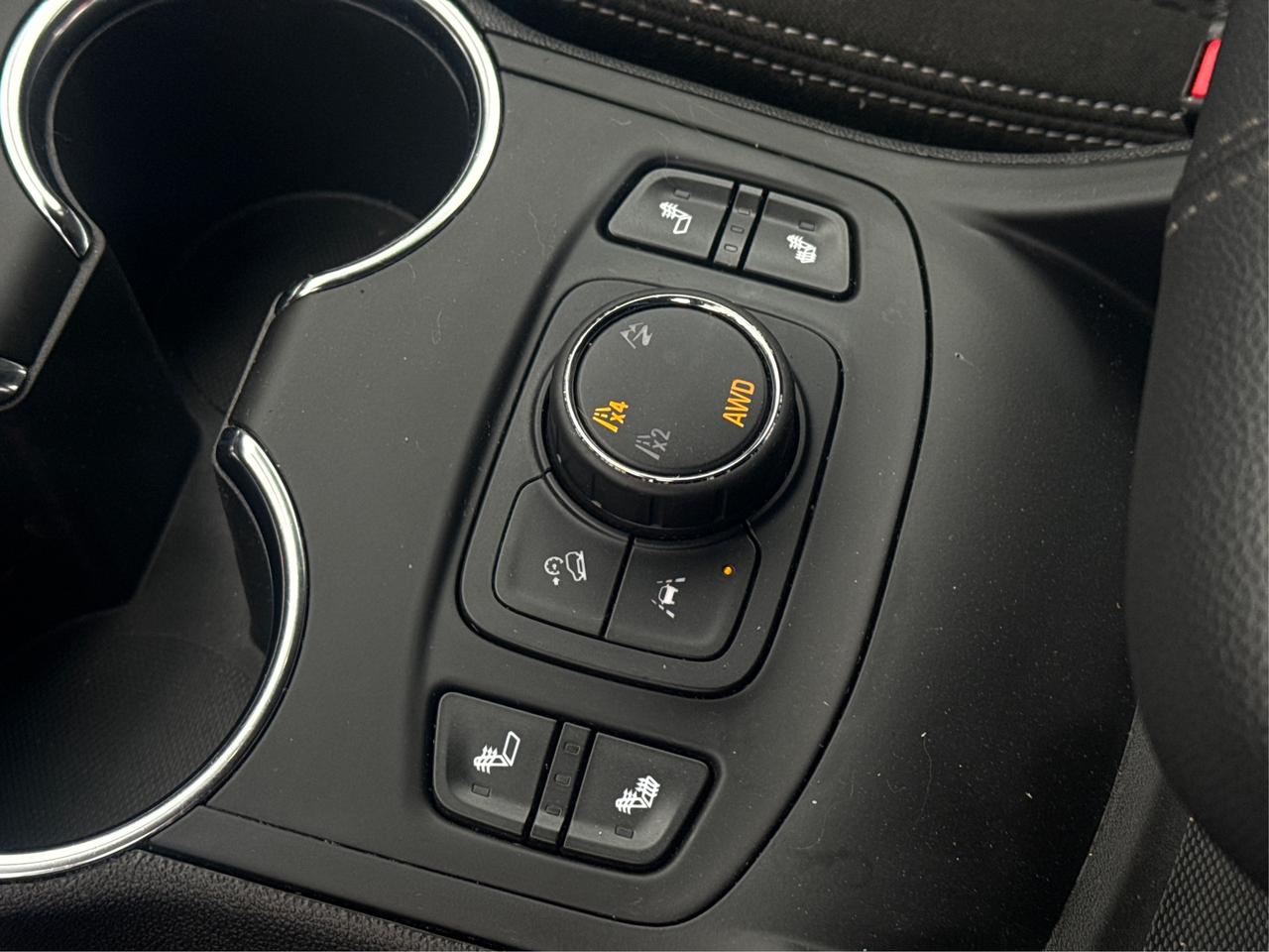 2024 GMC Terrain AWD HEATED SEATS REMOTE START WE FINANCE ALL CREDT Photo