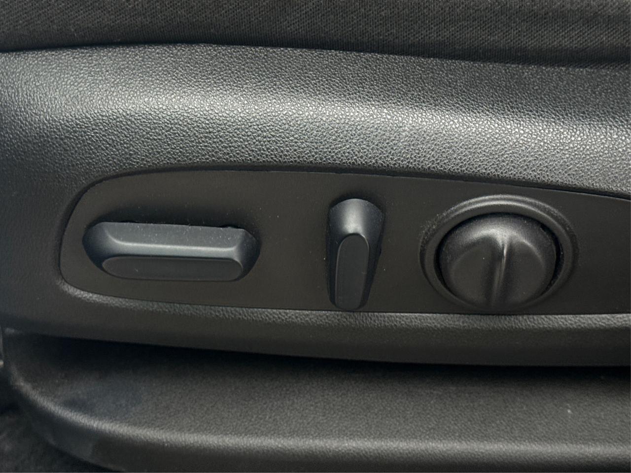 2024 GMC Terrain AWD HEATED SEATS REMOTE START WE FINANCE ALL CREDT Photo