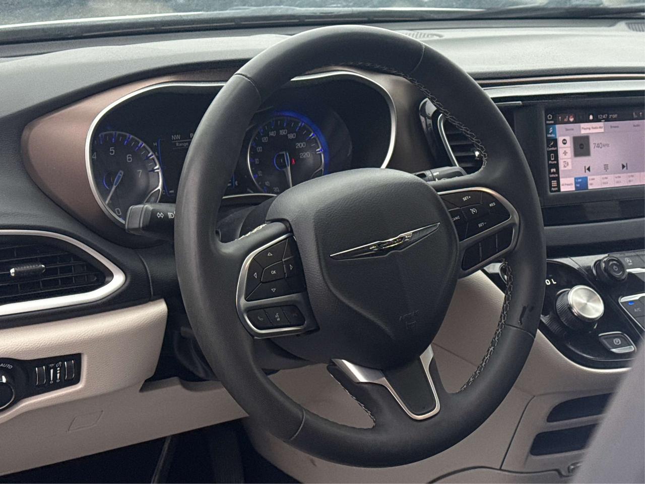 2024 Dodge Grand Caravan SXT CERTIFIED   MINT WE FINANCE ALL CREDIT Photo