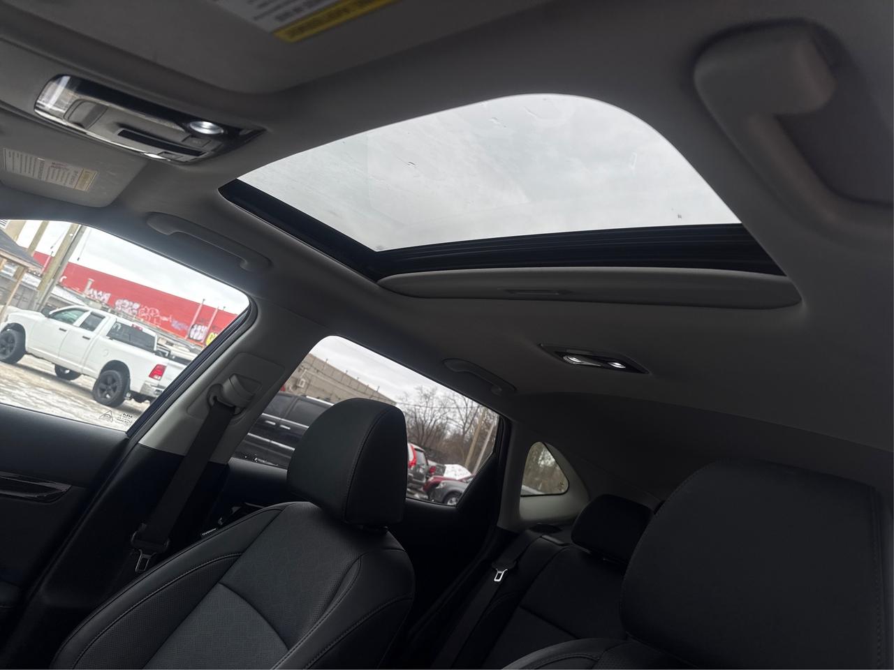 2024 Kia Seltos AWD SUNROOF HEATED SEATS! WE FINANCE ALL CREDIT Photo