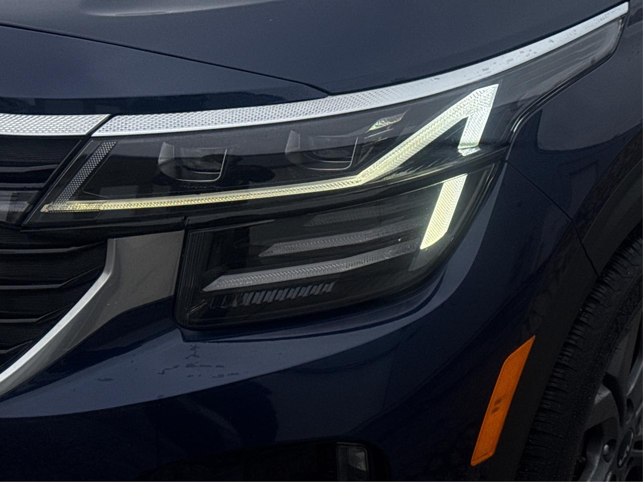 2024 Kia Seltos AWD SUNROOF HEATED SEATS! WE FINANCE ALL CREDIT Photo