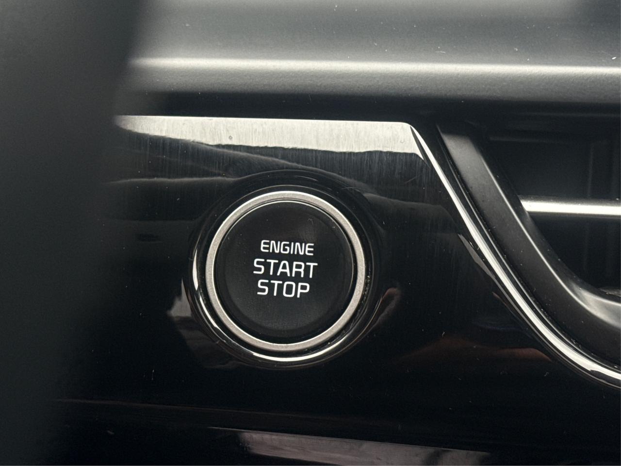 2024 Kia Seltos AWD SUNROOF HEATED SEATS! WE FINANCE ALL CREDIT Photo