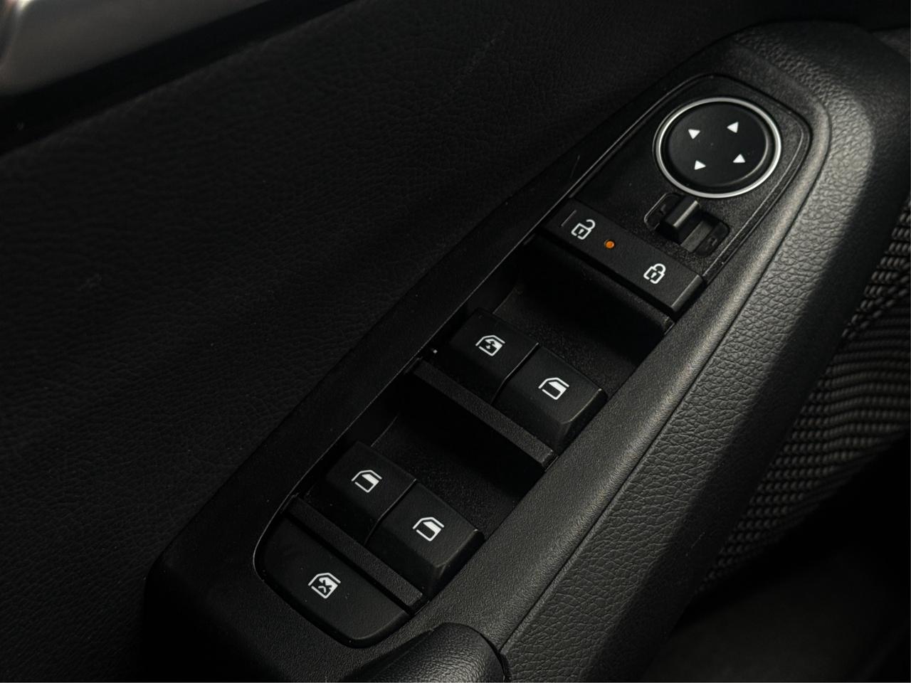 2024 Kia Seltos AWD SUNROOF HEATED SEATS! WE FINANCE ALL CREDIT Photo