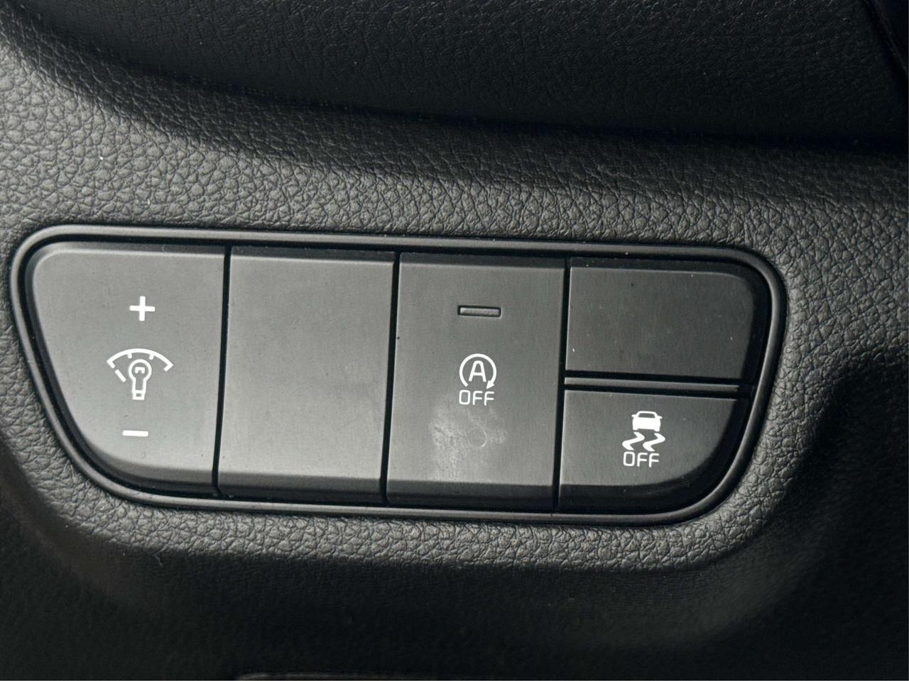 2024 Kia Seltos AWD SUNROOF HEATED SEATS! WE FINANCE ALL CREDIT Photo
