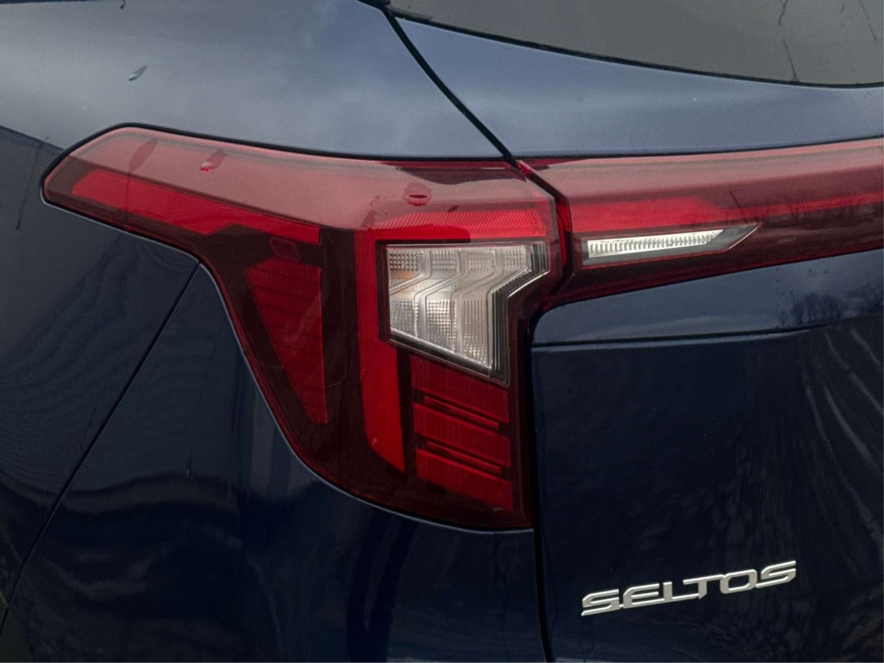 2024 Kia Seltos AWD SUNROOF HEATED SEATS! WE FINANCE ALL CREDIT Photo