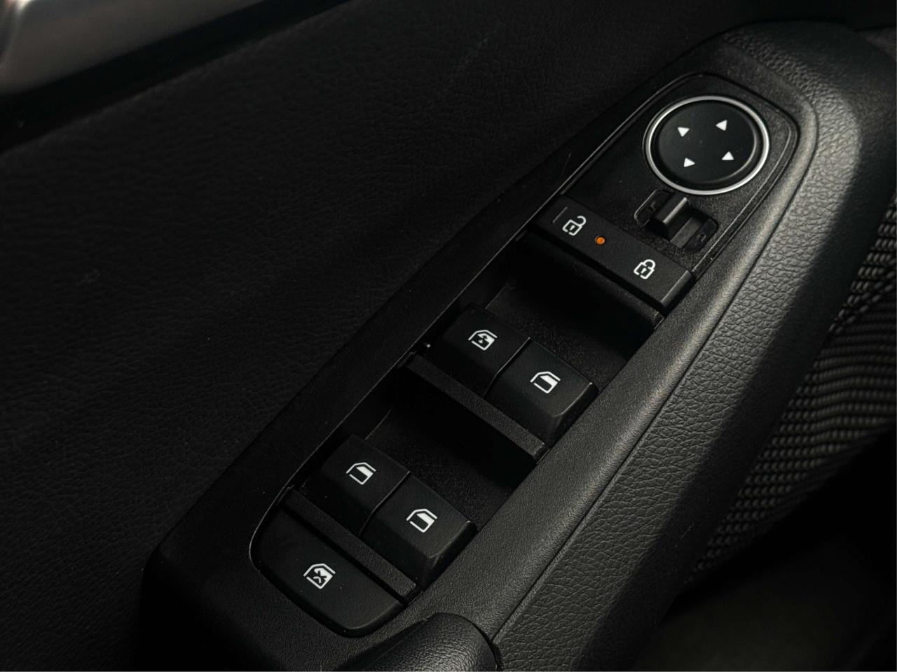 2024 Kia Seltos AWD SUNROOF HEATED SEATS! WE FINANCE ALL CREDIT Photo