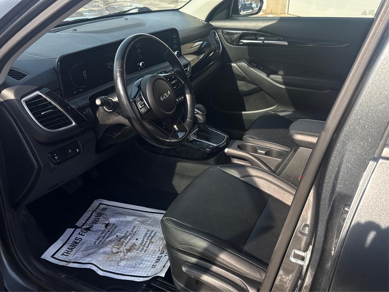 2024 Kia Seltos AWD SUNROOF HEATED SEATS! WE FINANCE ALL CREDIT Photo