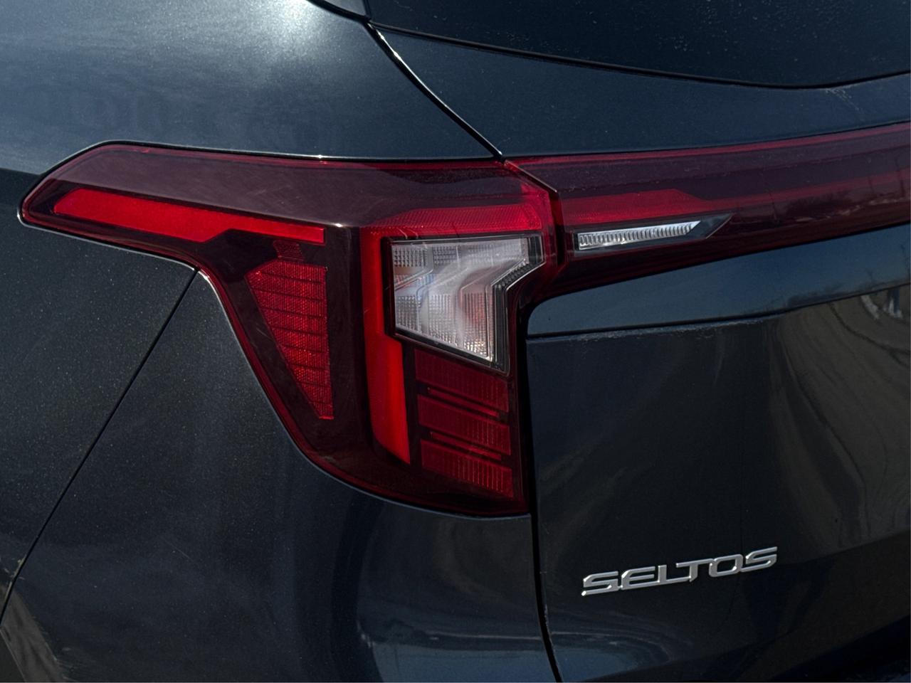 2024 Kia Seltos AWD SUNROOF HEATED SEATS! WE FINANCE ALL CREDIT Photo