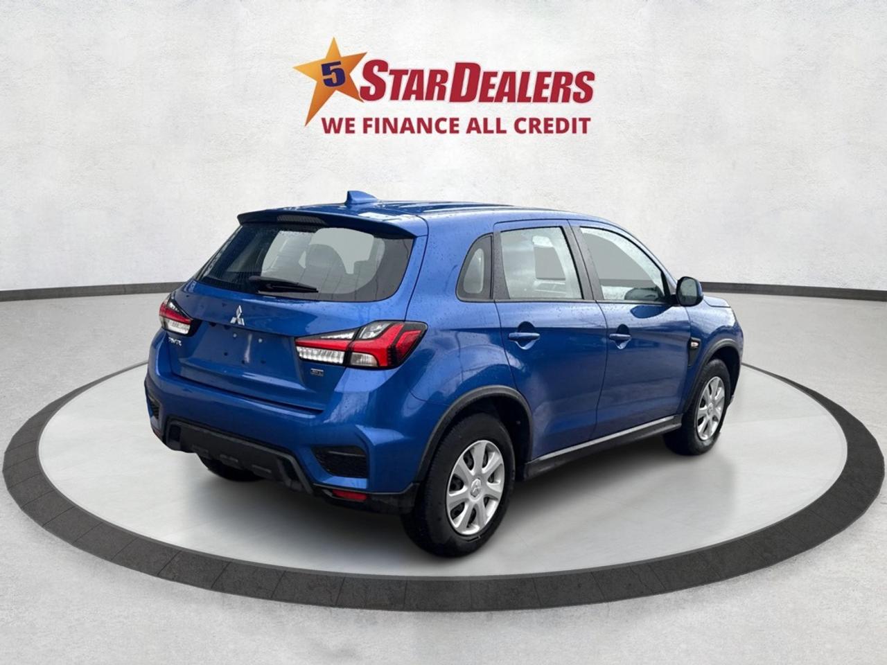 2024 Mitsubishi RVR AWD HEATED SEATS MINT WE FINANCE ALL CREDIT! Photo