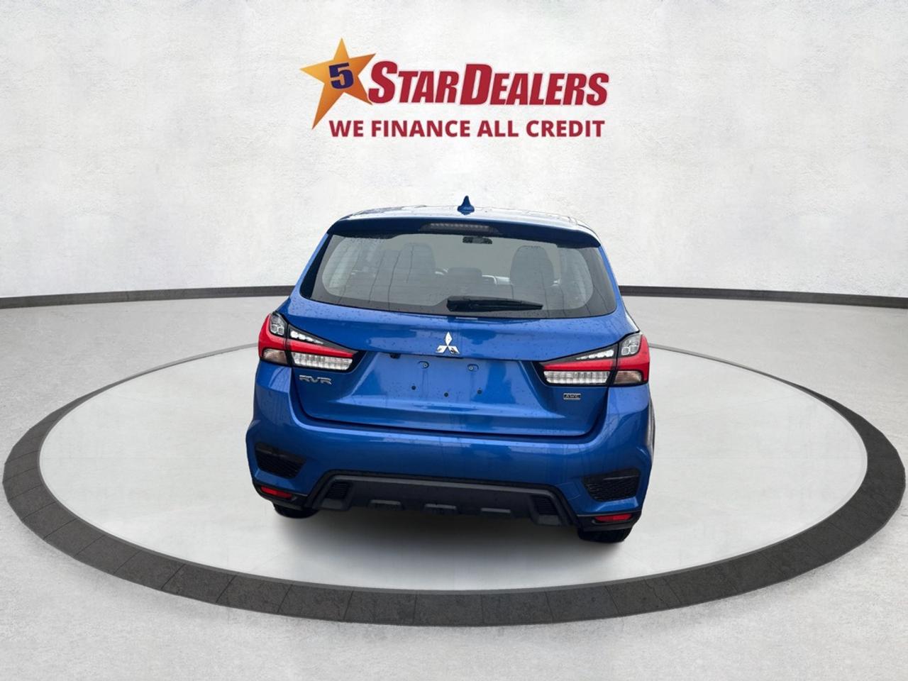 2024 Mitsubishi RVR AWD HEATED SEATS MINT WE FINANCE ALL CREDIT! Photo
