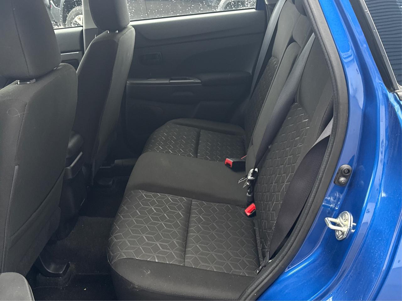 2024 Mitsubishi RVR AWD HEATED SEATS MINT WE FINANCE ALL CREDIT! Photo