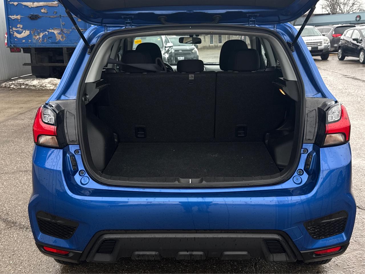 2024 Mitsubishi RVR AWD HEATED SEATS MINT WE FINANCE ALL CREDIT! Photo