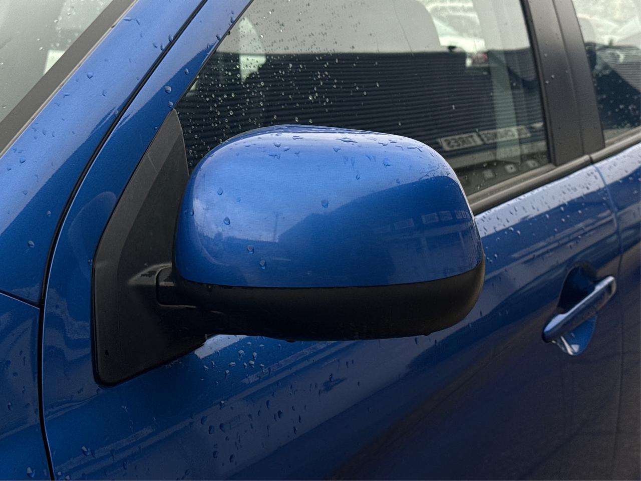 2024 Mitsubishi RVR AWD HEATED SEATS MINT WE FINANCE ALL CREDIT! Photo