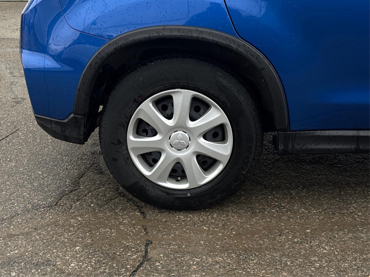 2024 Mitsubishi RVR AWD HEATED SEATS MINT WE FINANCE ALL CREDIT! Photo