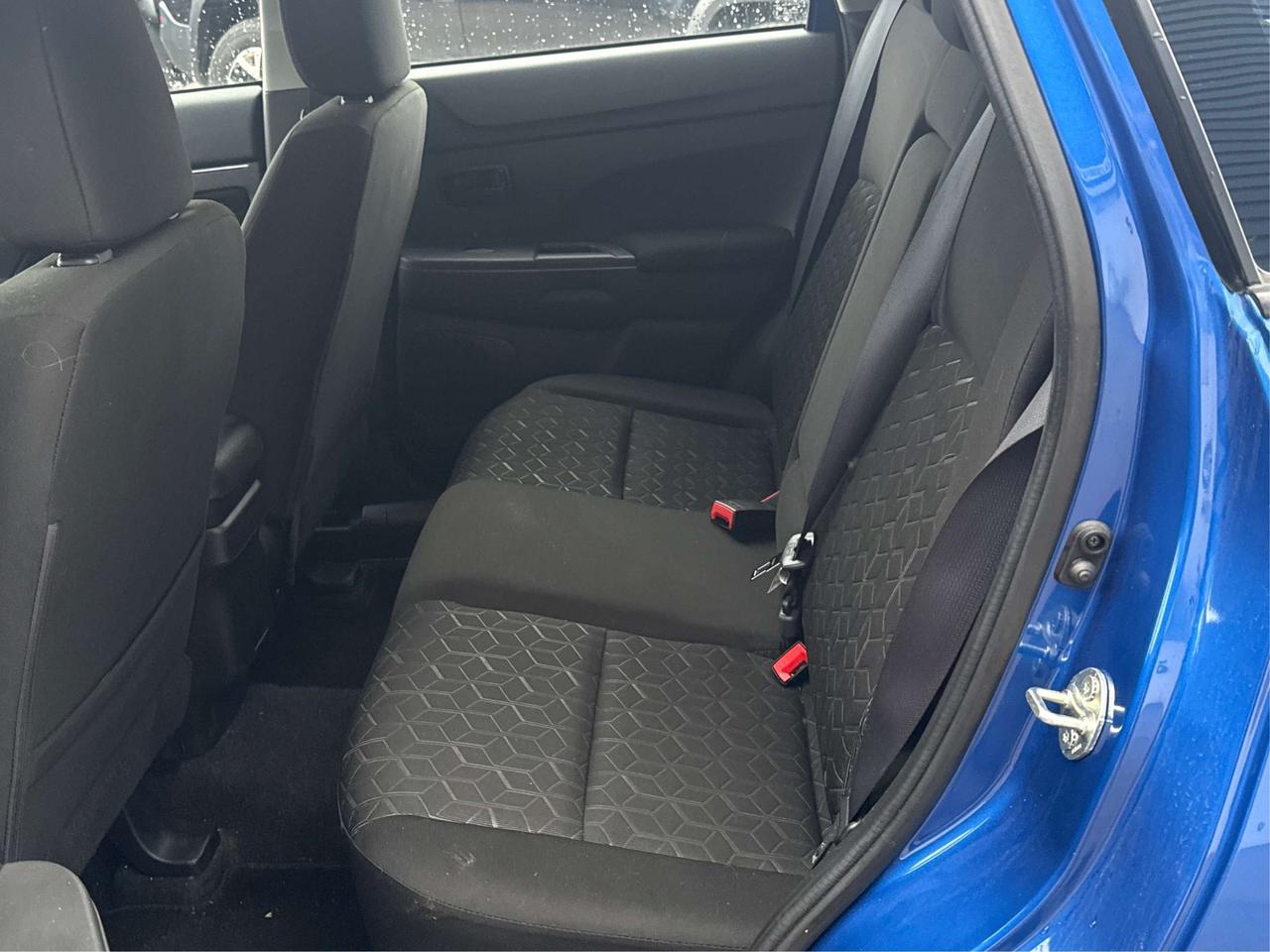 2024 Mitsubishi RVR AWD HEATED SEATS MINT WE FINANCE ALL CREDIT! Photo