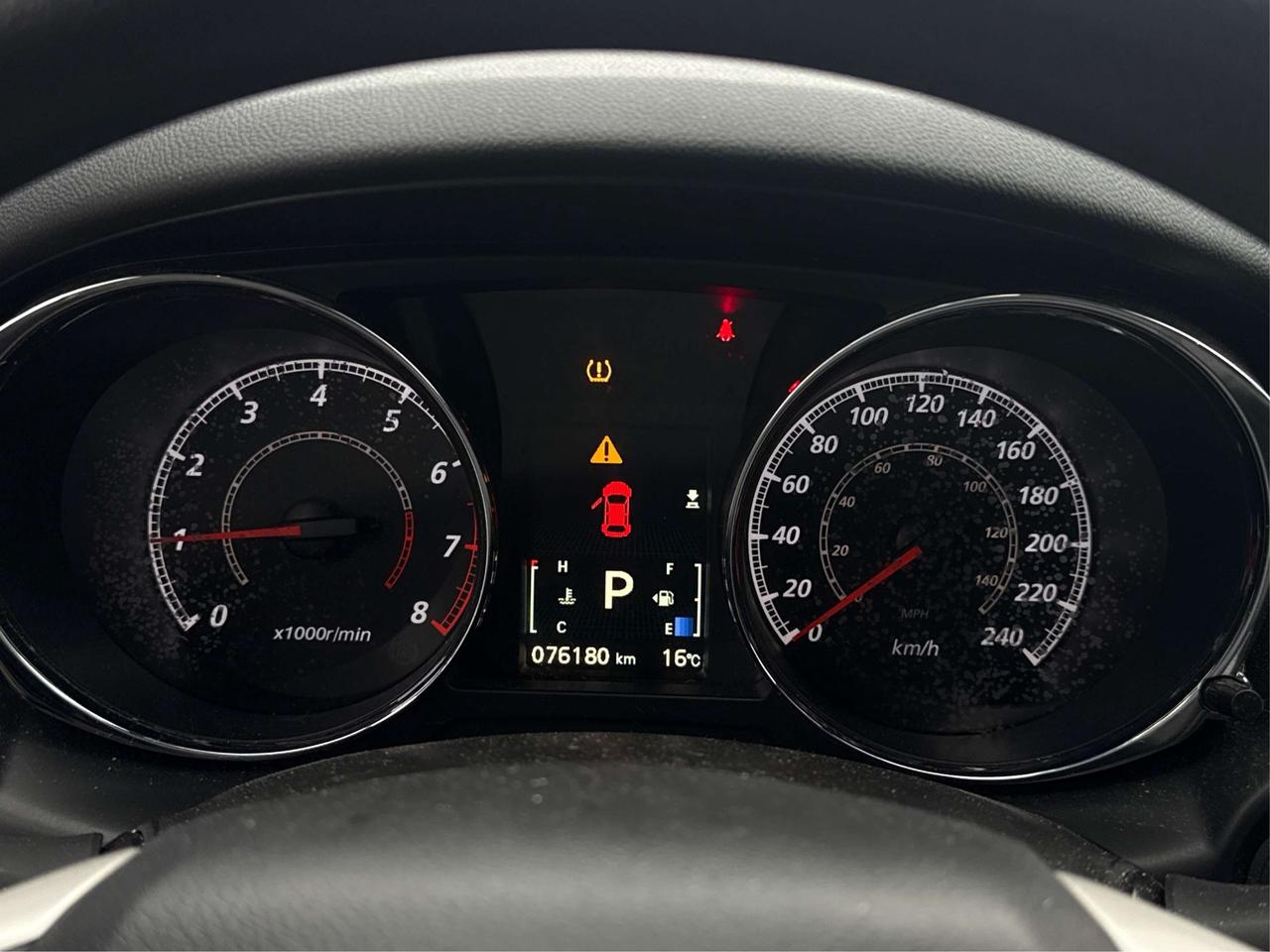 2024 Mitsubishi RVR AWD HEATED SEATS MINT WE FINANCE ALL CREDIT! Photo