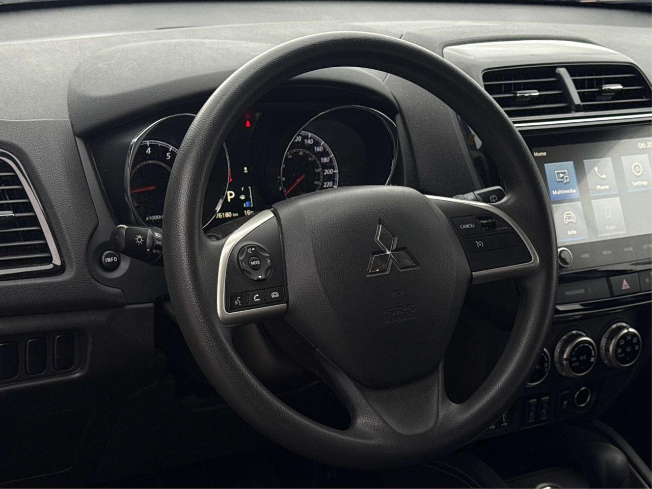 2024 Mitsubishi RVR AWD HEATED SEATS MINT WE FINANCE ALL CREDIT! Photo
