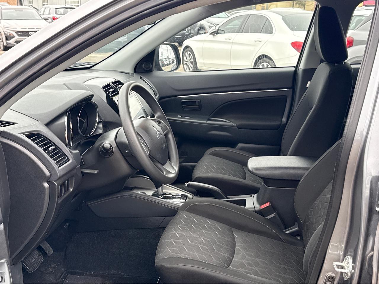 2024 Mitsubishi RVR ES AWD HEATED SEATS LOADED WE FINANCE ALL CREDIT Photo