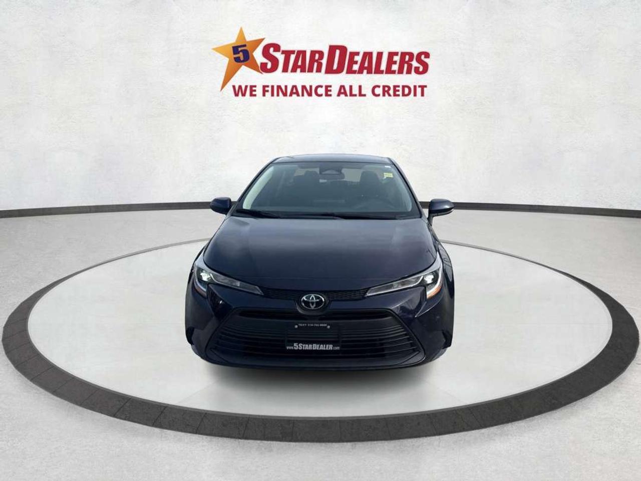 2024 Toyota Corolla LE CLEAN LOW KM MUST SEE WE FINANCE ALL CREDIT! Photo