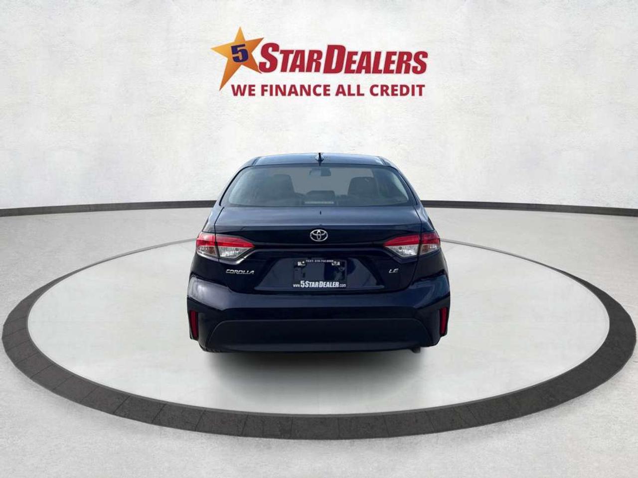 2024 Toyota Corolla LE CLEAN LOW KM MUST SEE WE FINANCE ALL CREDIT! Photo