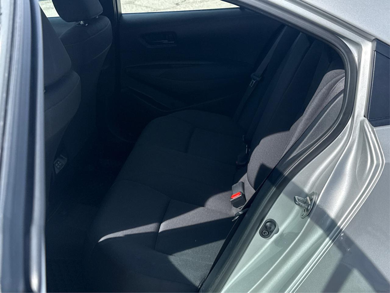 2024 Toyota Corolla LE HEATED SEATS MINT! WE FINANCE ALL CREDIT! Photo