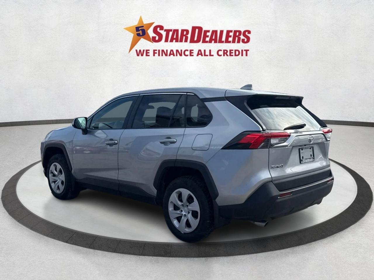 2024 Toyota RAV4 LE AWD HEATED SEATS! MINT! WE FINANCE ALL CREDIT Photo4
