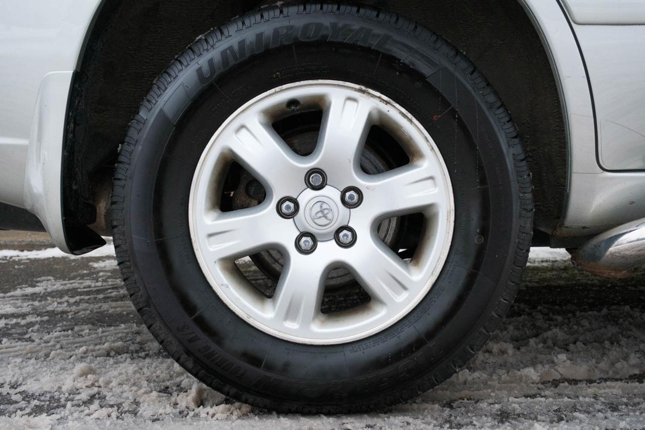 2003 Toyota Highlander Limited V6 4WD   Low Mileage Photo