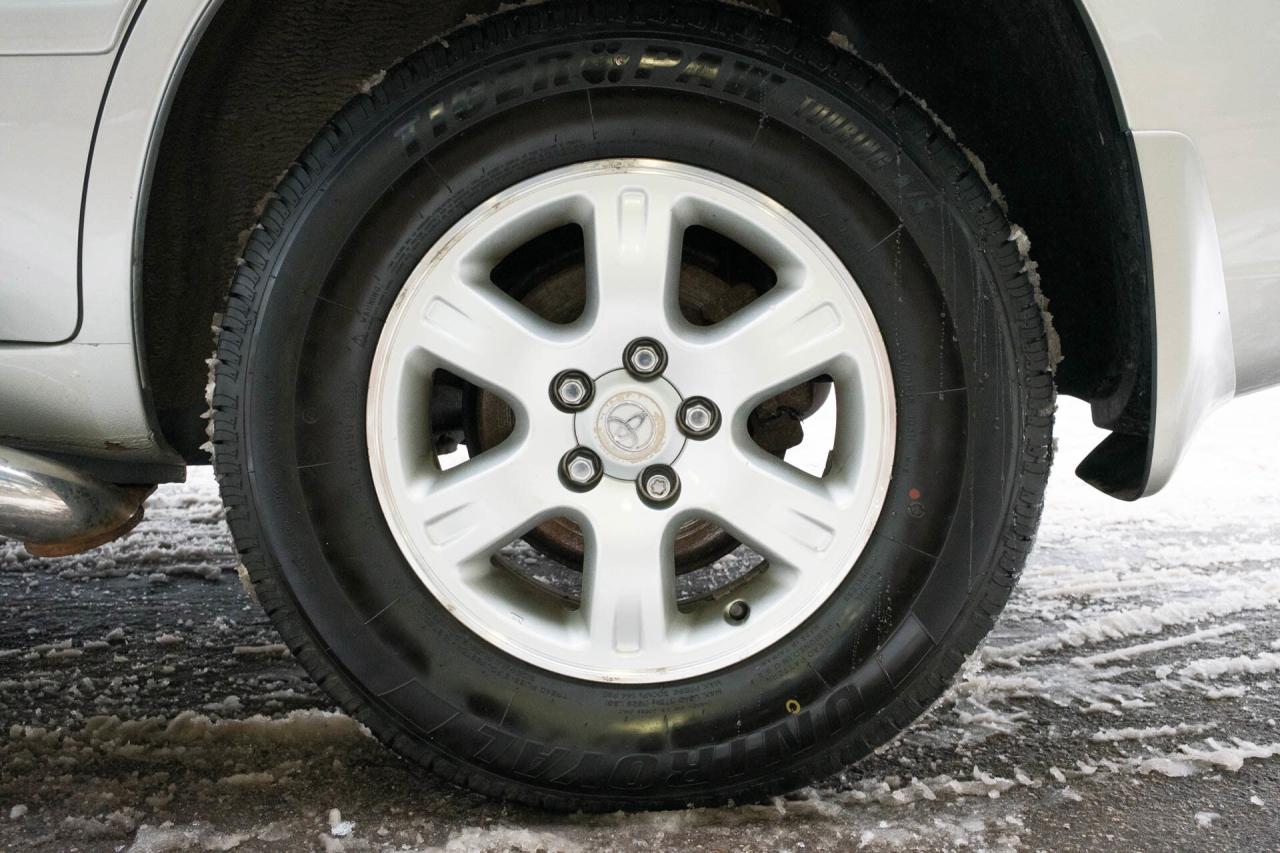 2003 Toyota Highlander Limited V6 4WD   Low Mileage Photo