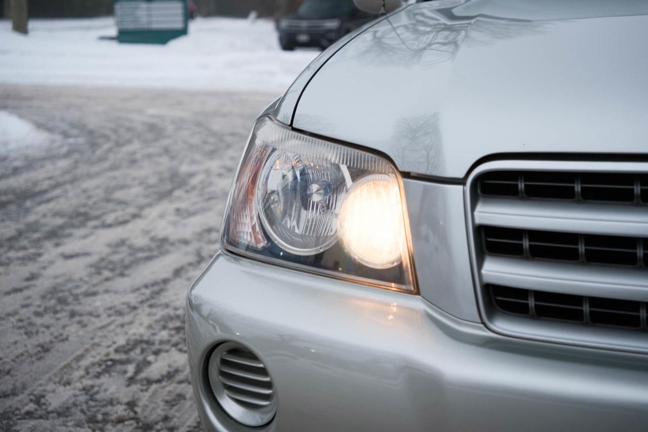 2003 Toyota Highlander Limited V6 4WD   Low Mileage Photo
