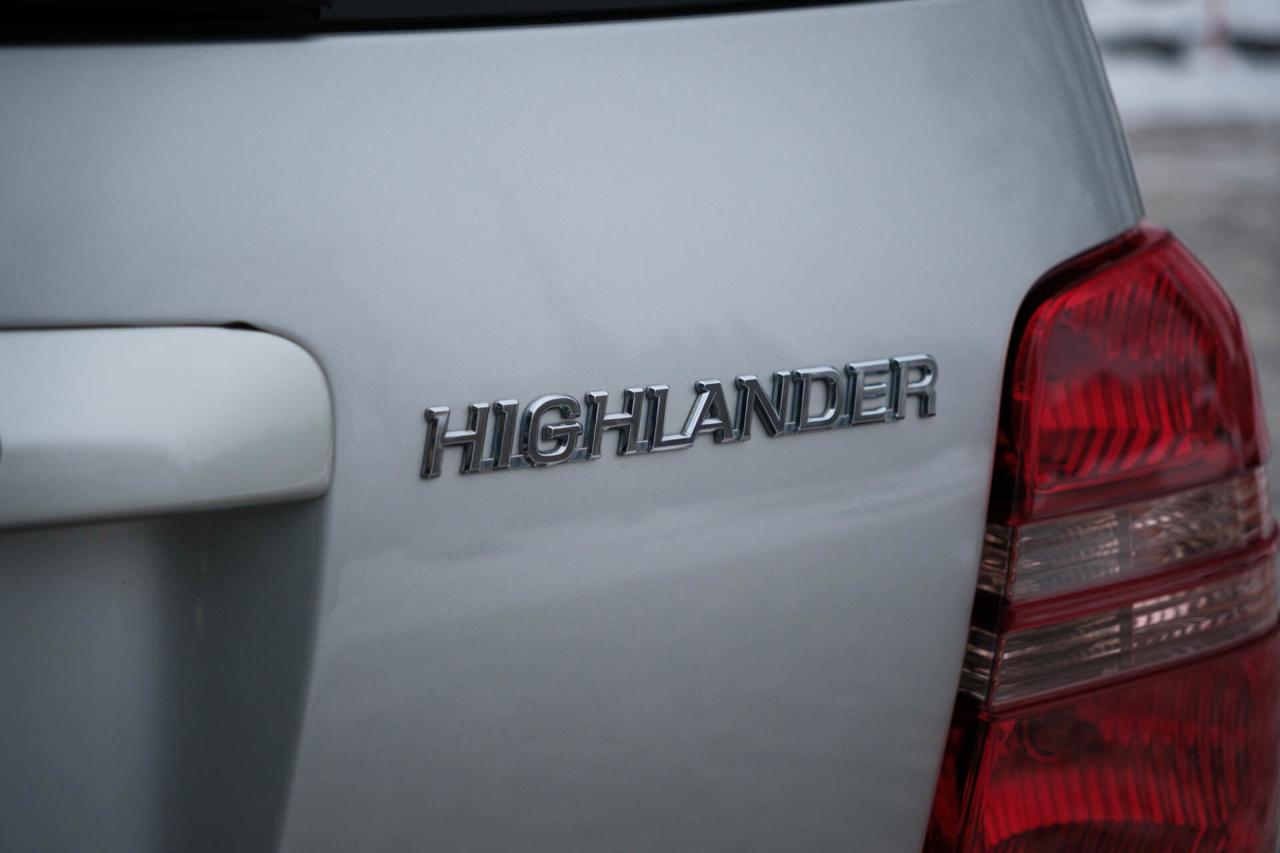 2003 Toyota Highlander Limited V6 4WD   Low Mileage Photo