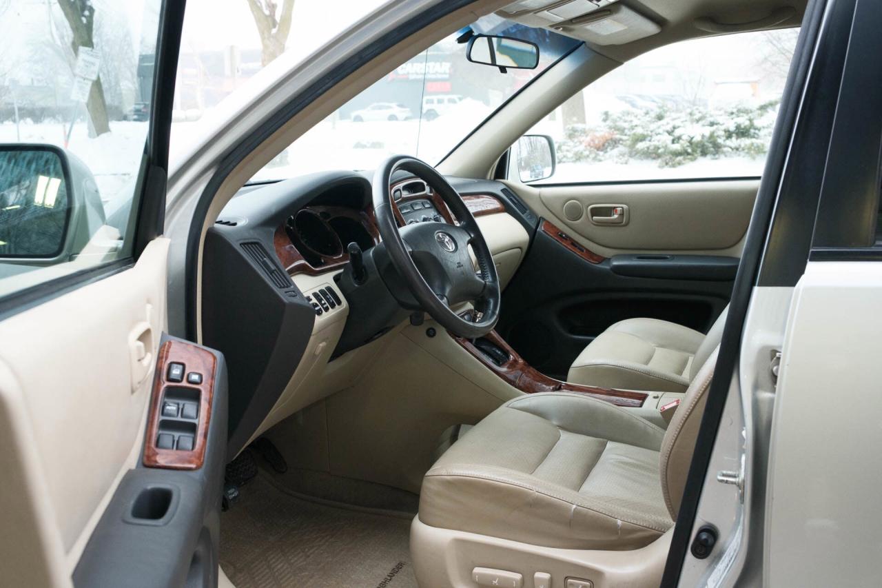 2003 Toyota Highlander Limited V6 4WD   Low Mileage Photo
