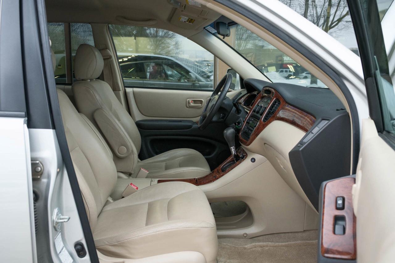 2003 Toyota Highlander Limited V6 4WD   Low Mileage Photo