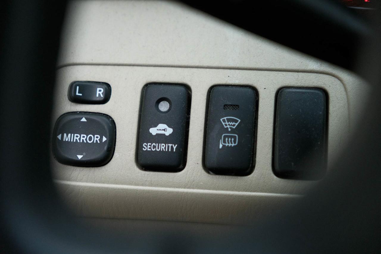 2003 Toyota Highlander Limited V6 4WD   Low Mileage Photo