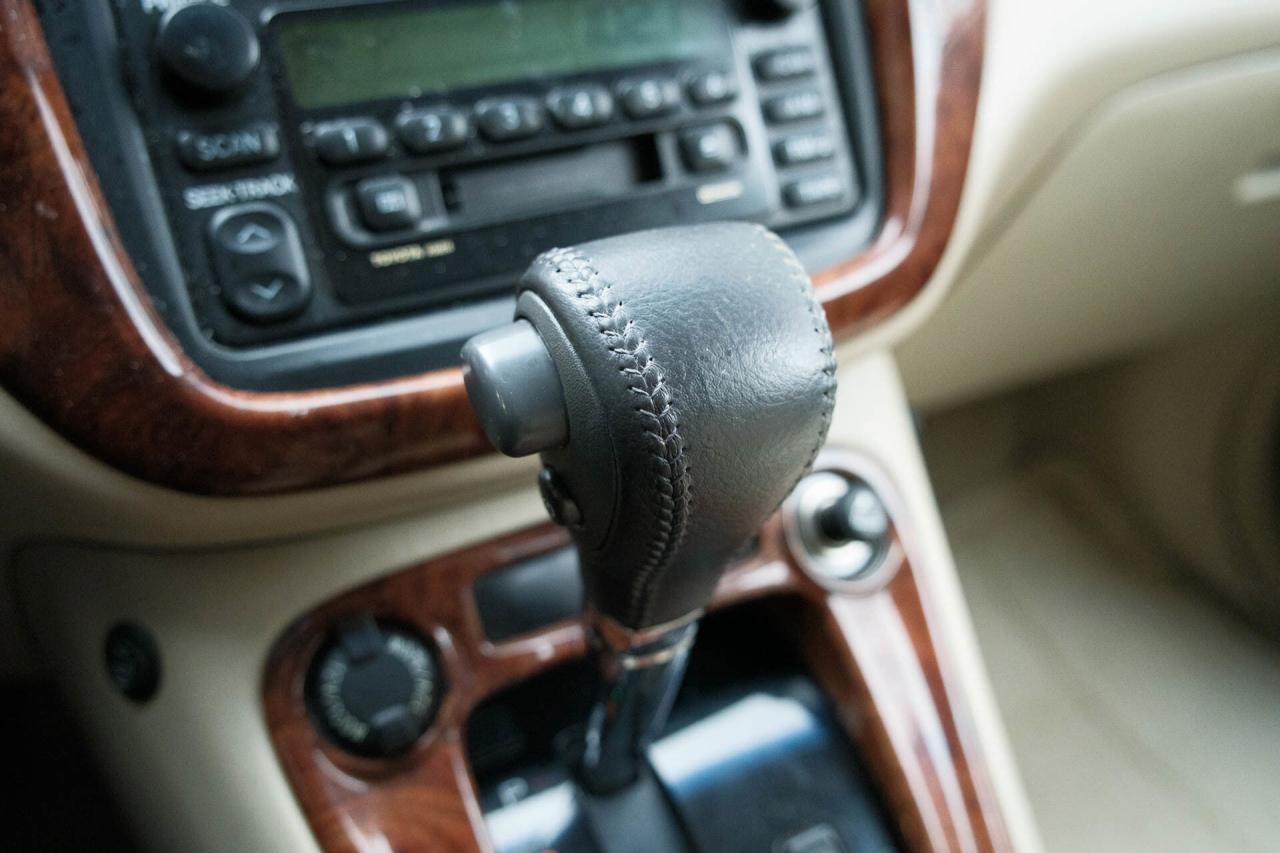 2003 Toyota Highlander Limited V6 4WD   Low Mileage Photo