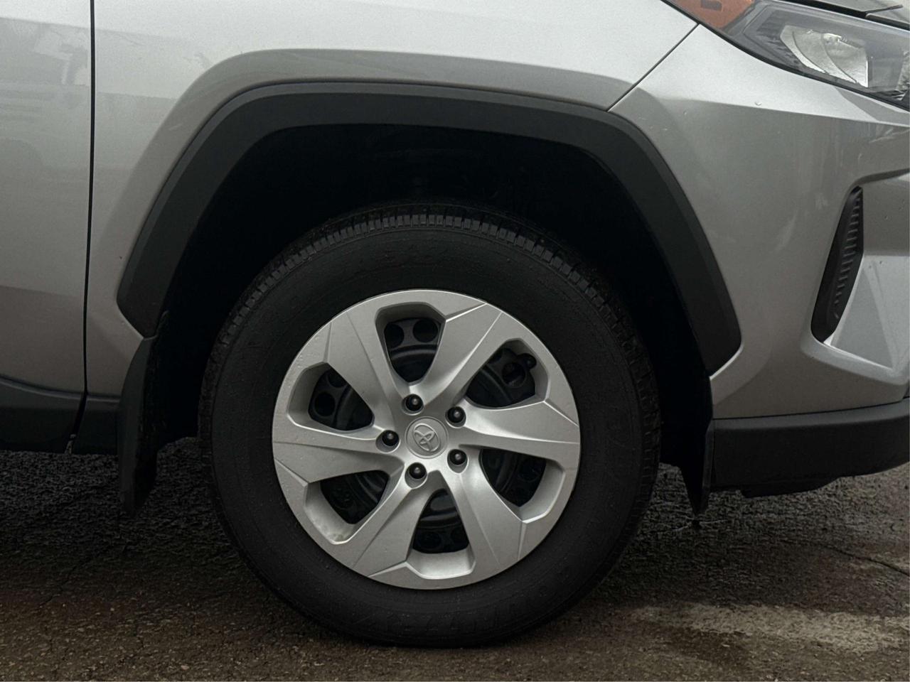 2024 Toyota RAV4 LE AWD CERTIFIED ! MINT! WE FINANCE ALL CREDIT Photo