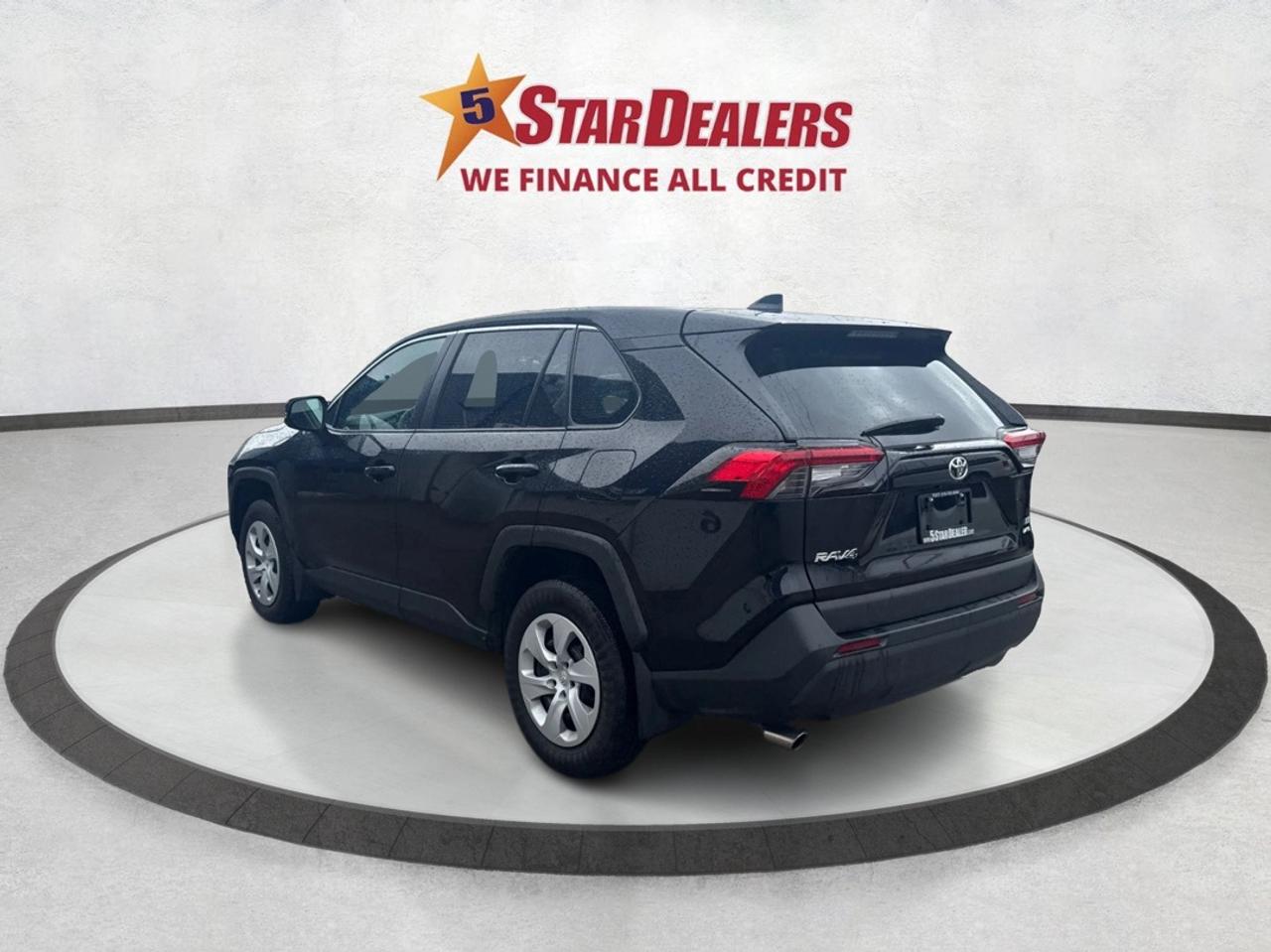 2024 Toyota RAV4 LE AWD HEATED SEATS! MINT! WE FINANCE ALL CREDIT Photo4