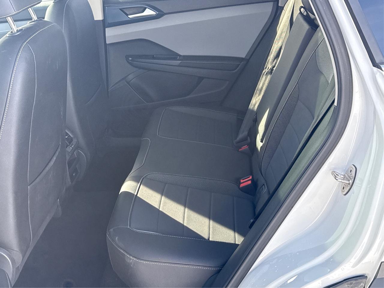 2024 Volkswagen Taos HEATED SEATS REMOTE START WE FINANCE ALL CREDIT Photo