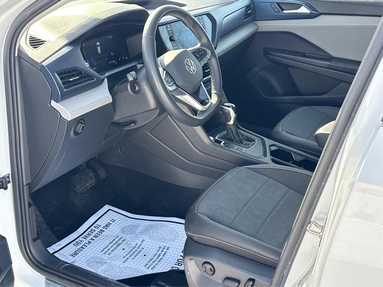 2024 Volkswagen Taos HEATED SEATS REMOTE START WE FINANCE ALL CREDIT Photo