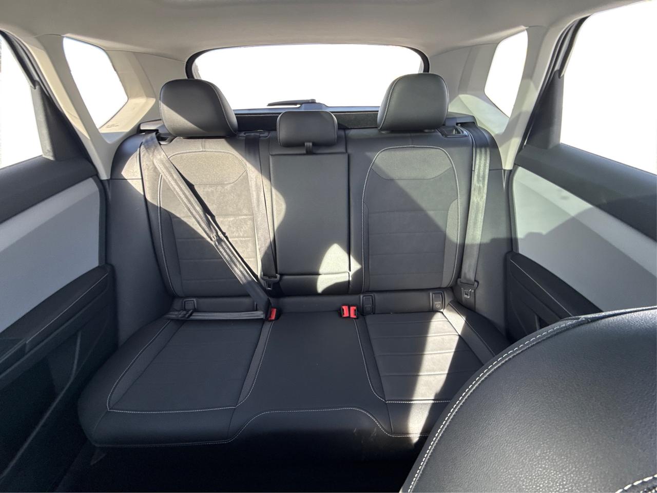 2024 Volkswagen Taos HEATED SEATS REMOTE START WE FINANCE ALL CREDIT Photo