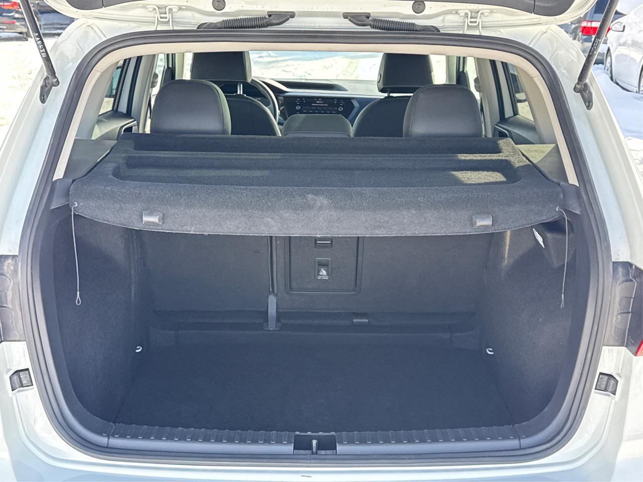 2024 Volkswagen Taos HEATED SEATS REMOTE START WE FINANCE ALL CREDIT Photo