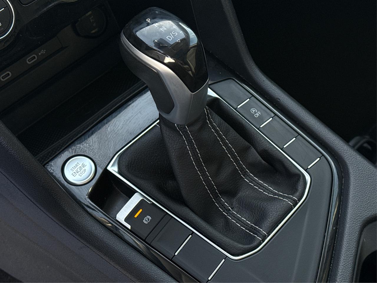 2024 Volkswagen Taos HEATED SEATS REMOTE START WE FINANCE ALL CREDIT Photo