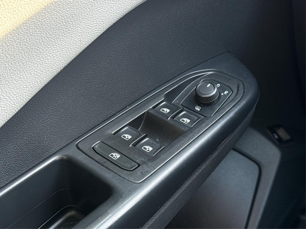 2024 Volkswagen Taos HEATED SEATS REMOTE START WE FINANCE ALL CREDIT Photo