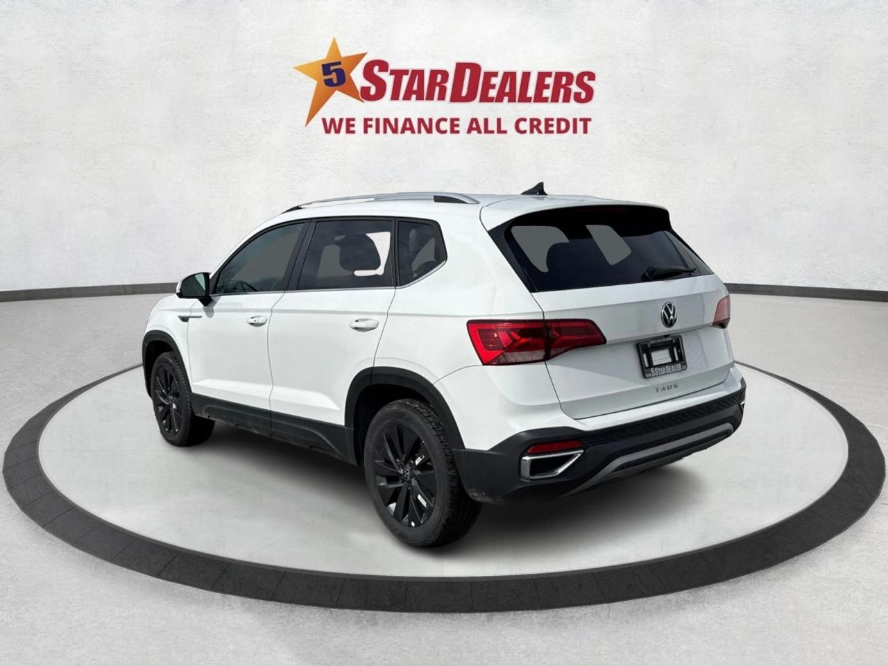 2024 Volkswagen Taos POWER & HEATED SEATS LOW KMS WE FINANCE ALL CREDIT Photo4