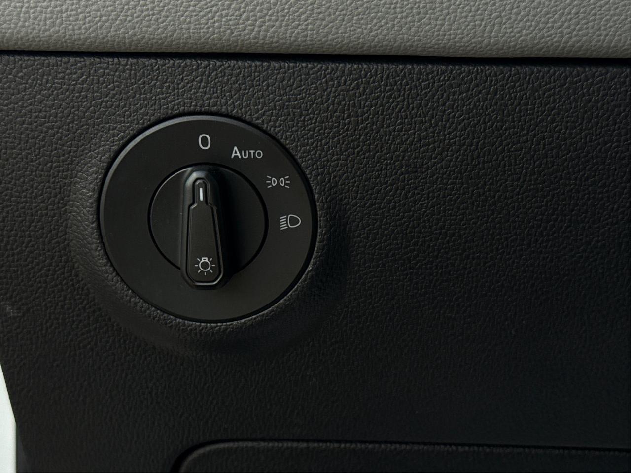 2024 Volkswagen Taos POWER & HEATED SEATS LOW KMS WE FINANCE ALL CREDIT Photo