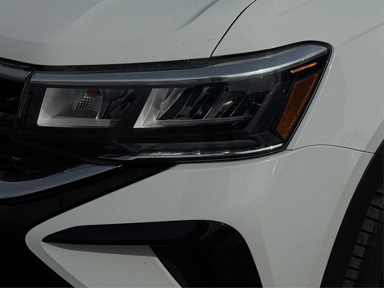 2024 Volkswagen Taos POWER & HEATED SEATS LOW KMS WE FINANCE ALL CREDIT Photo