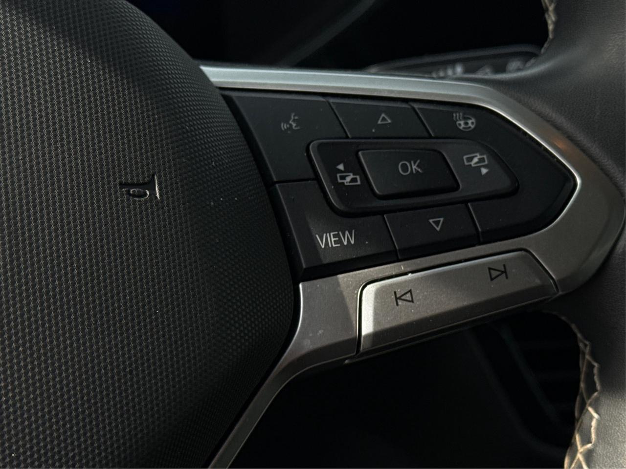 2024 Volkswagen Taos POWER & HEATED SEATS LOW KMS WE FINANCE ALL CREDIT Photo