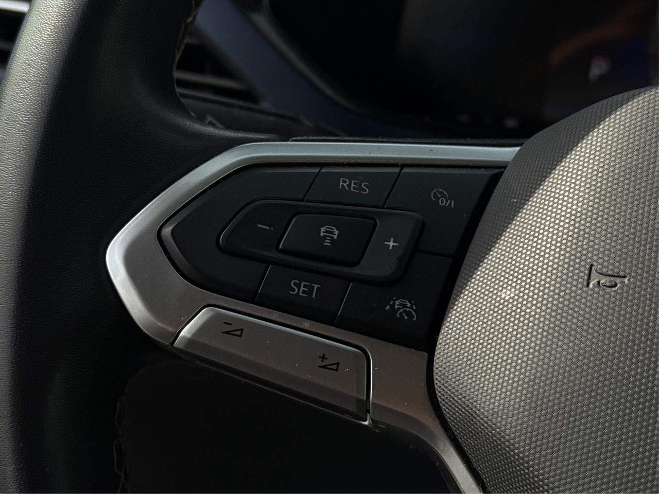 2024 Volkswagen Taos POWER & HEATED SEATS LOW KMS WE FINANCE ALL CREDIT Photo