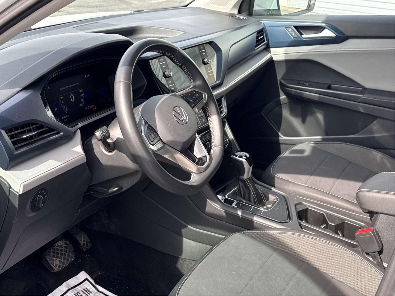 2024 Volkswagen Taos POWER & HEATED SEATS LOW KMS WE FINANCE ALL CREDIT Photo