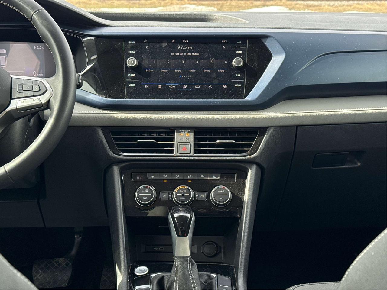 2024 Volkswagen Taos POWER & HEATED SEATS LOW KMS WE FINANCE ALL CREDIT Photo